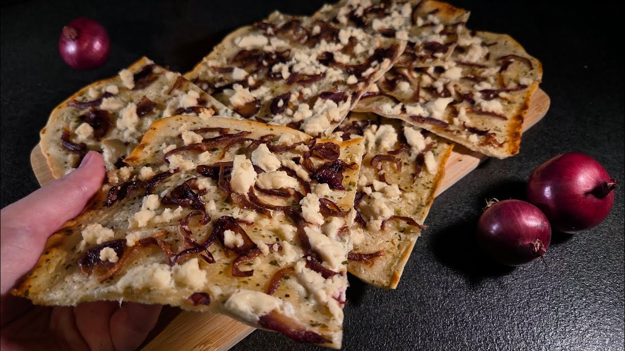 Flammkuchen mit karamellisierten Zwiebeln und Feta | Vegan | Moriis Kitchen