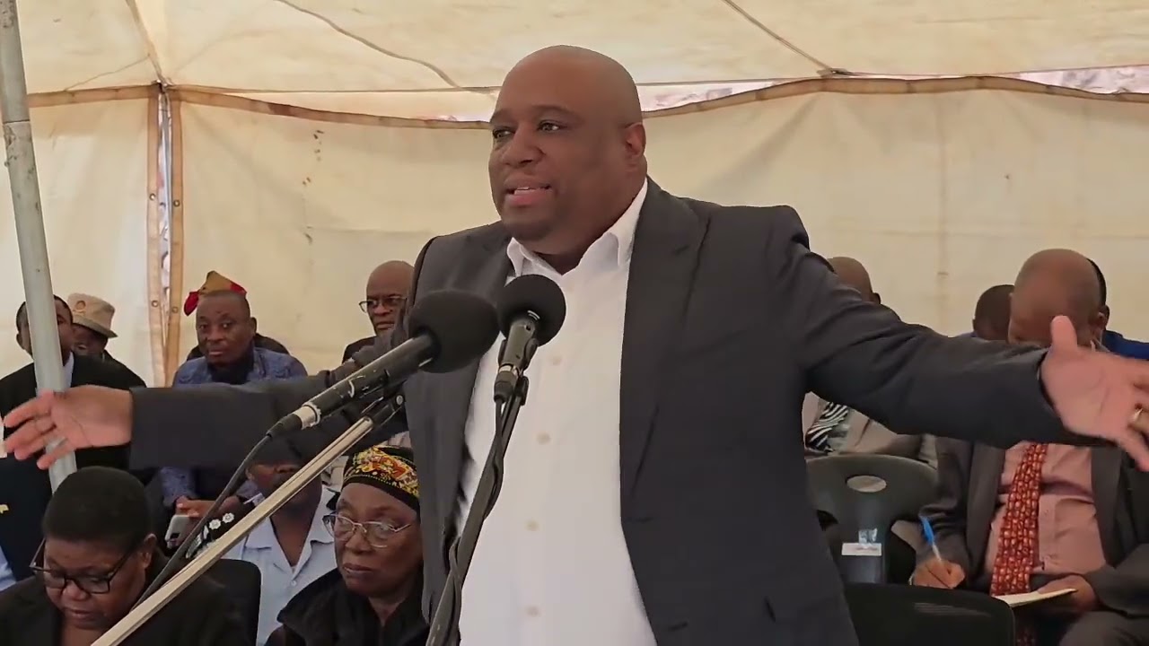 MINISTER RAMOGAPI  ADDRESSING WATER ISSUES IN MOLEPOLOLE