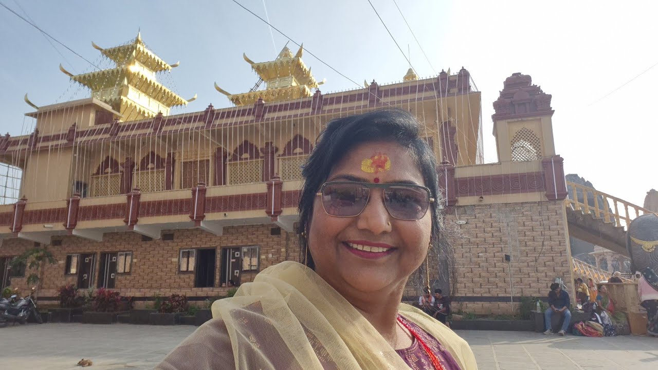 चलो आज दर्शन करते हैंपंडित प्रदीप मिश्ा का आश्रम मध्य पदेश के सीहोर और कुबरेश्वर धाम के 