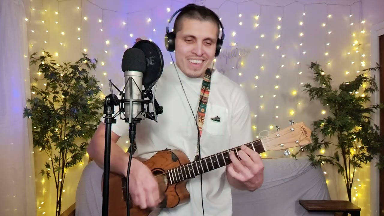 Maroon 5 - She Will Be Loved (Baritone Ukulele Cover)