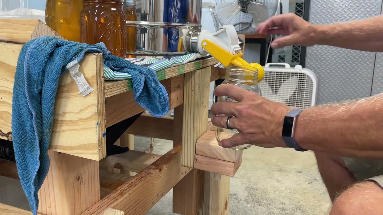 Honey Bottling Tank Fixture