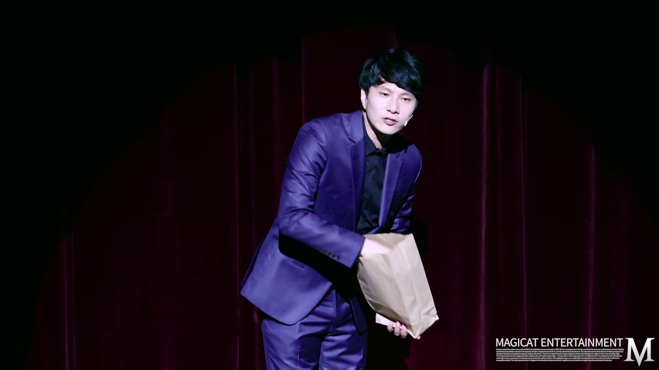 김유정국 [사라지는 맥주병] : Magician JK Kim U - [Vanishing Bottle]