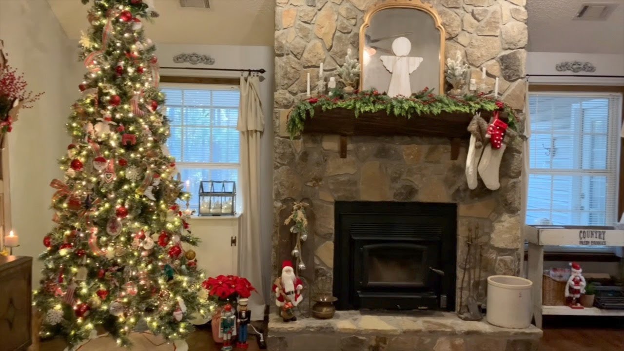 Christmas Home Tour : Let's Tour This Cozy Christmas Home Full of Beautiful Decorating Ideas!