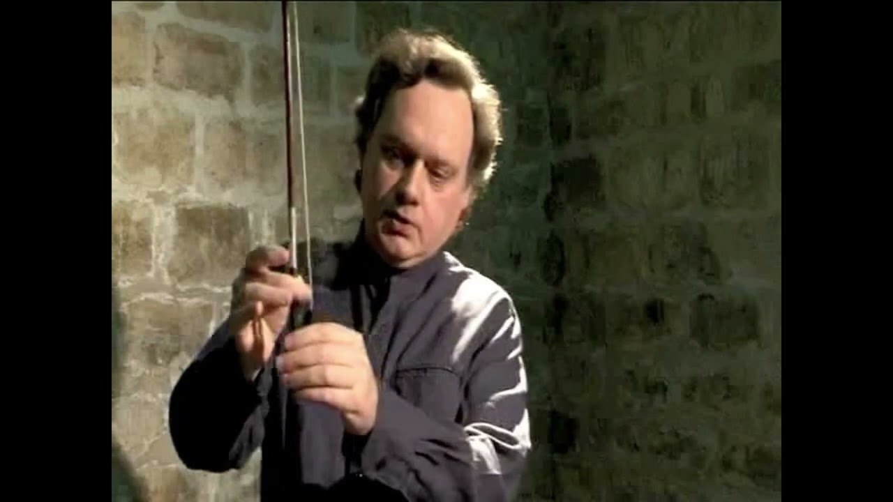 Как держать смычок - Третья глава видео 