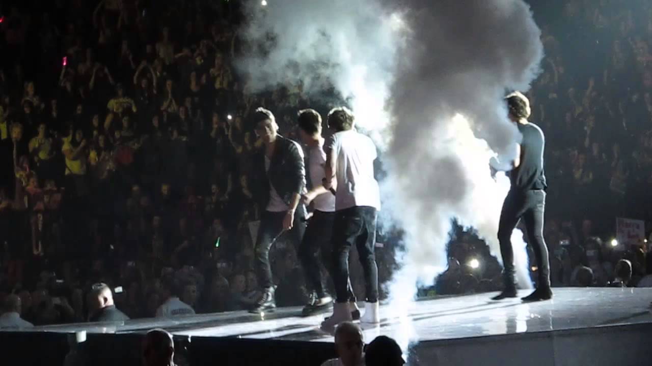 Teenage kicks - One Direction TMH Tour (Birmingham) 17/04/13
