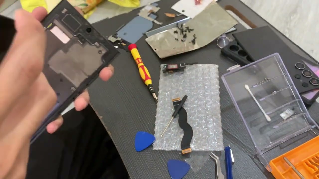 Watch me replace my SamsungGalaxy S23 Ultra screen (Did it work?)