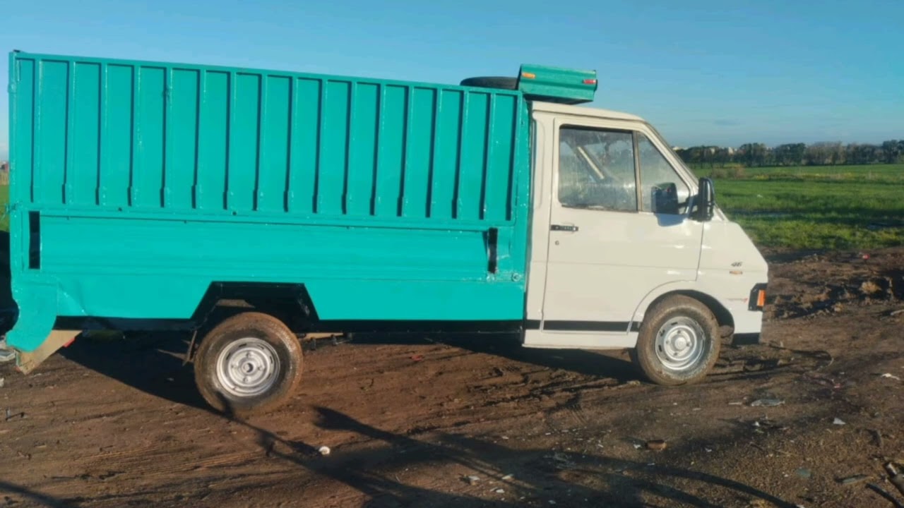 شاحنة صغيرة لنقل بضائع ممتازة من نوع رونو rono@