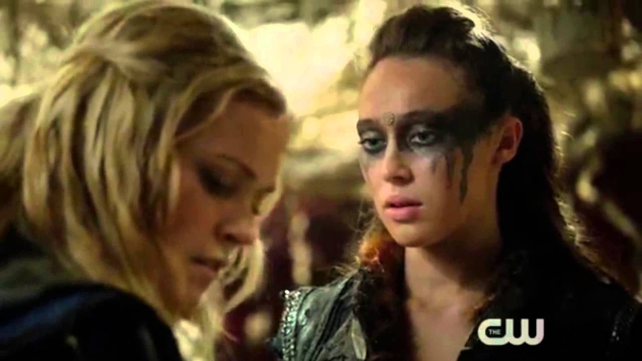 Clarke + Lexa || Love Me Like You Do