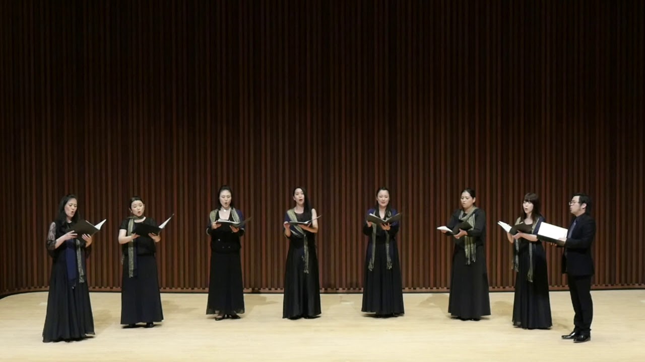 Túrót eszik a cigány / Kodály Zoltán by 女声アンサンブル八重桜