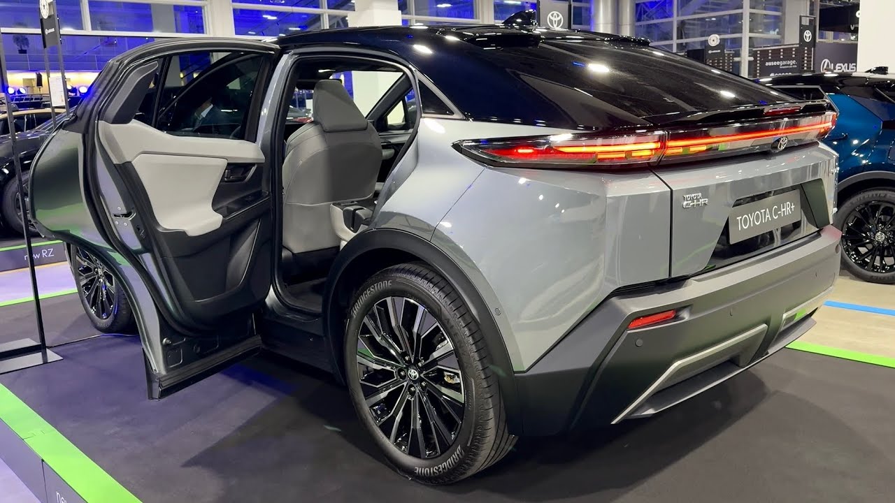 Новая TOYOTA C-HR+ 2026 года — тест на практичность, управление кондиционером и объём багажника