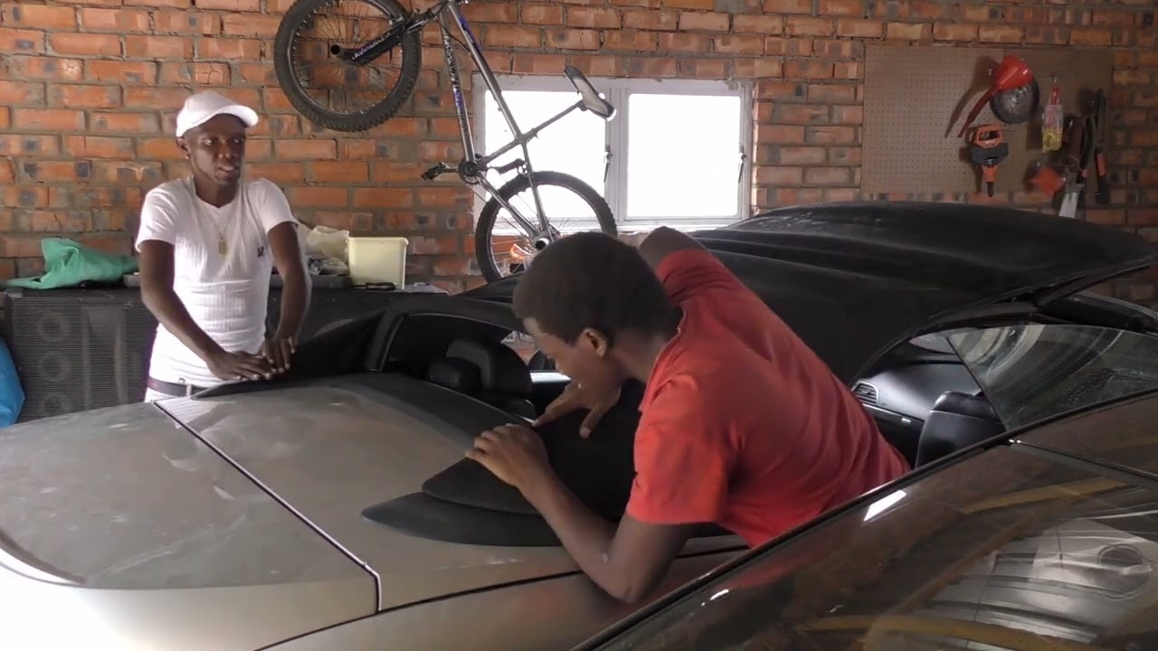 HOW TO CLOSE BMW 650 i  SOFT TOP CONVERTIBLE MANUAL