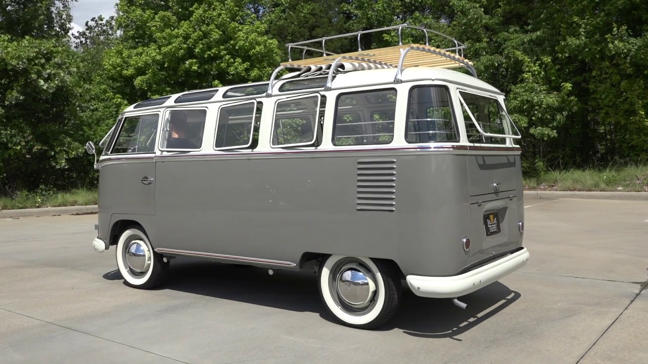 135813 / 1960 Volkswagen Kombi 23 Window Bus