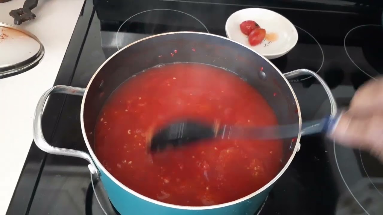 Summer Tomato Sauce Making