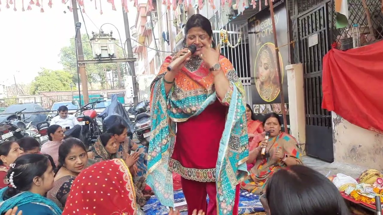Mira Deewani Ho Gai Mira Mastani Ho Gai Shyam Rang Mein rangi chunriya