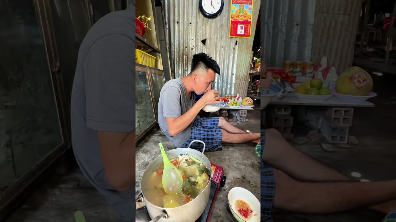 Bữa cơm đạm bạc hai mẹ con em phương.!.#U50 