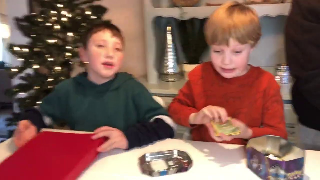 Kids show their RAD Vintage POKÉMON collection (binder found at THRIFT SHOP!)