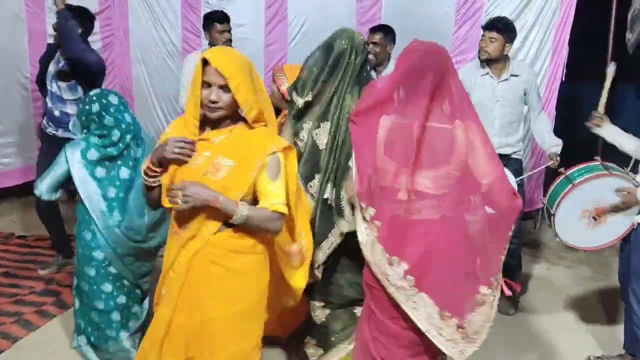 सीधी सिंगरौली जिले का बघेली डांस||पीपल के पत्ता हिलात नही हो चला गोरी😂#sidhi_jile_ka_bagheli_dance