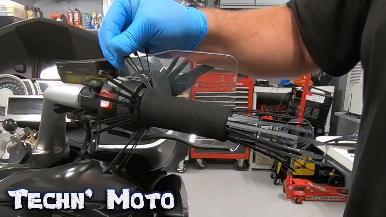 Easiest Way to Install New Grip Puppies Foam Inserts on Hand Grips BMW K1600 GTL | Techn' Moto