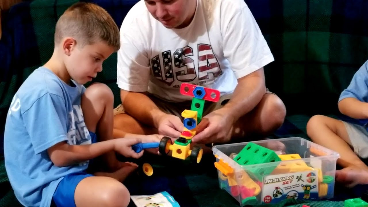 An Awesome 118 Piece Building Set from LbLa