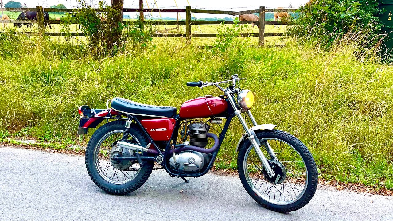 BSA B40 - CLASSIC MOTORCYCLE RIDE