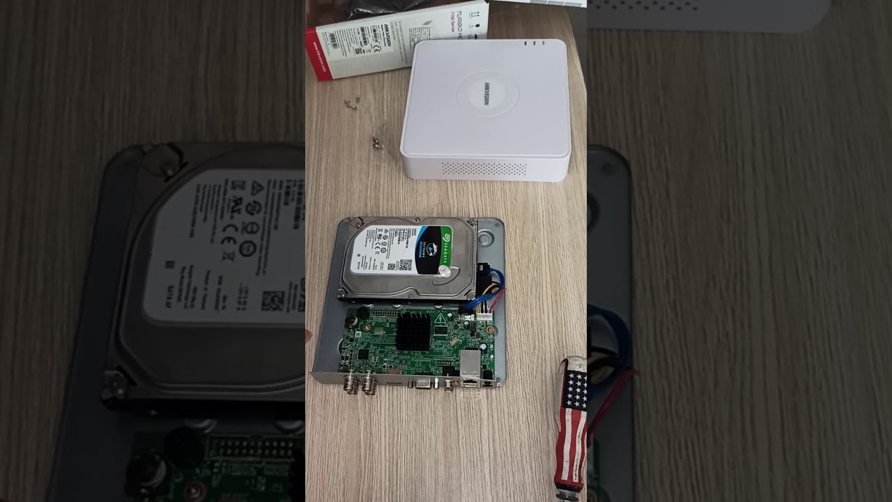 Hướng dẫn lắp ổ cứng cho đầu ghi Hikvision - Vì sao khi gắn ổ cứng đầu ghi kêu tít tít