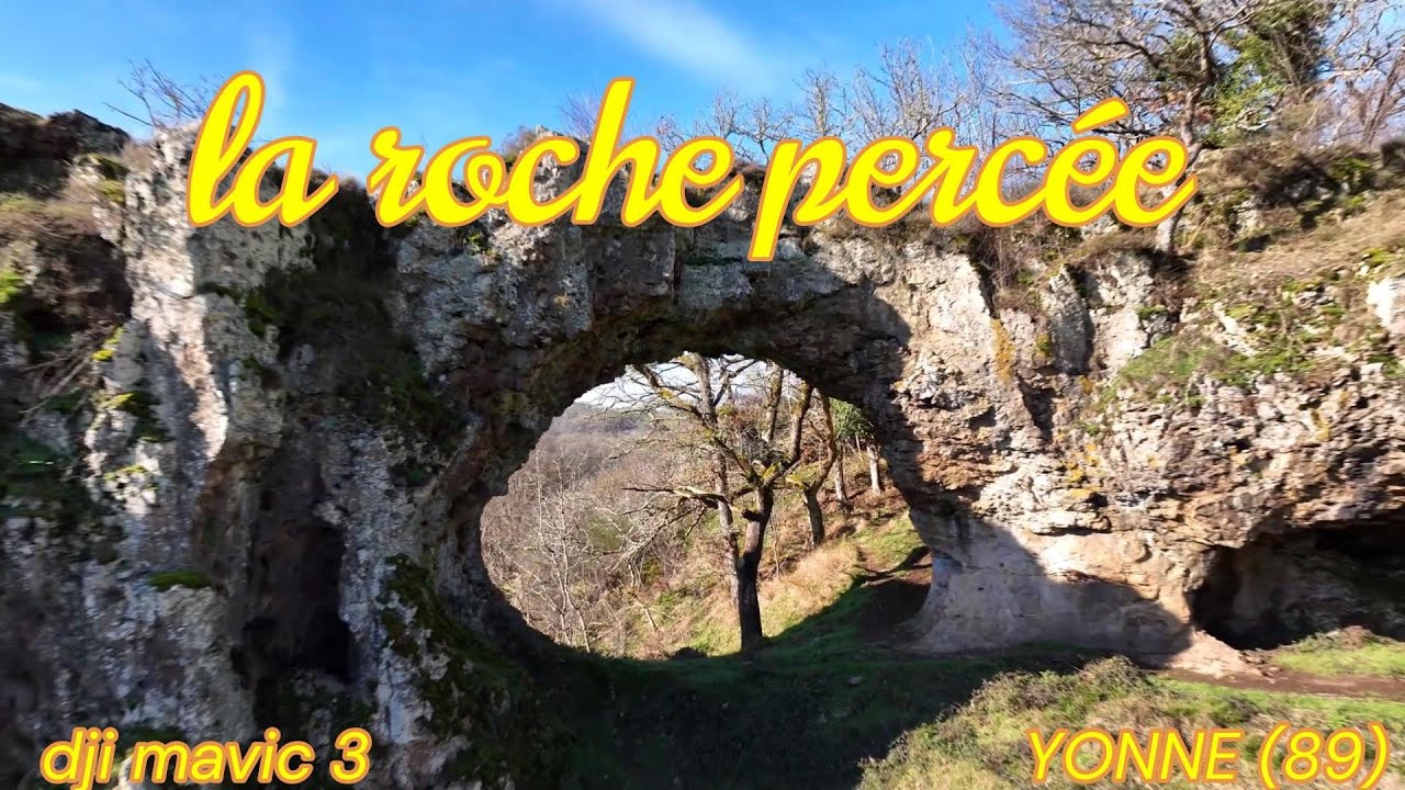 survol de la roche percée 4k cinématique