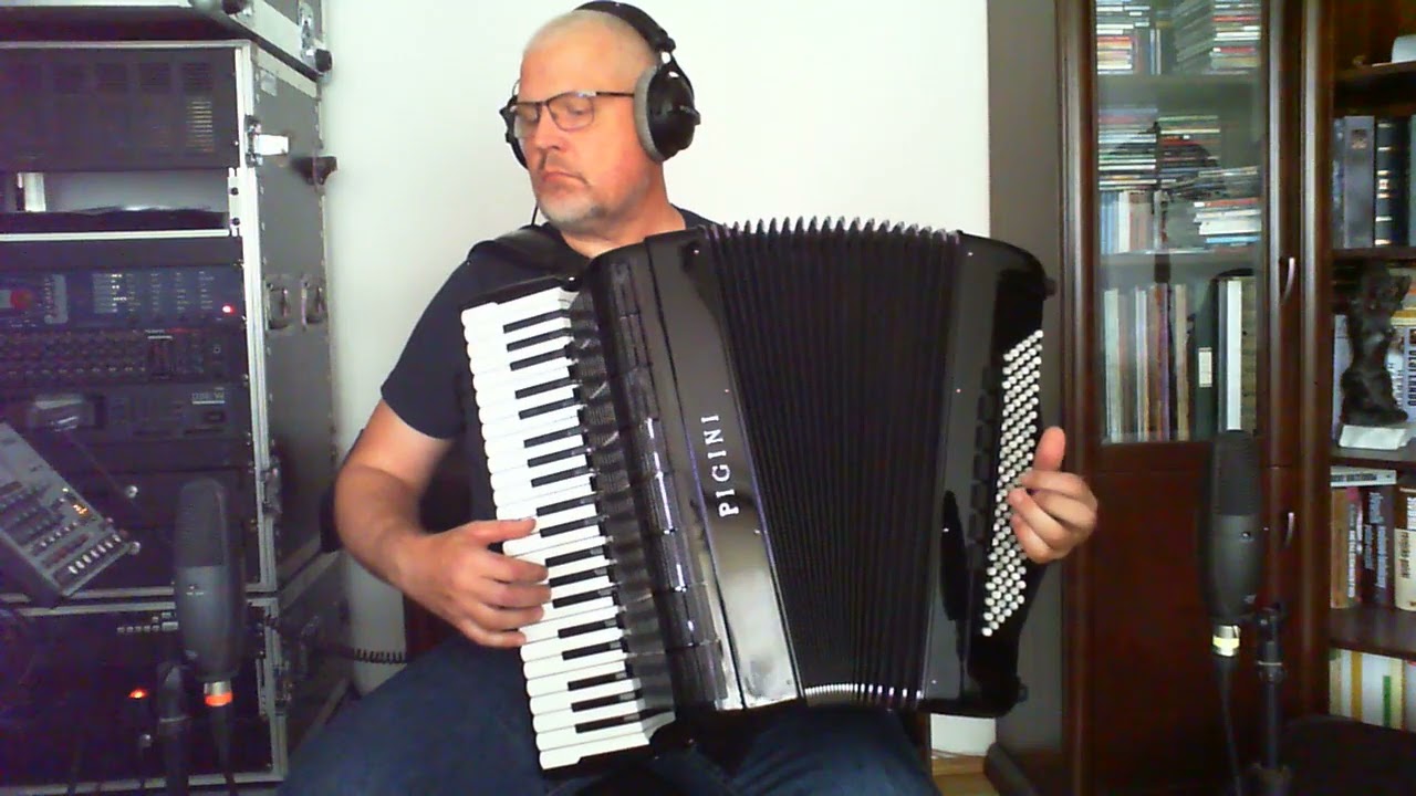 Manha De Carnaval (from the movie Orfeo Negro). Music by Luiz Bonfa, arr. by Hans-Günther Kölz