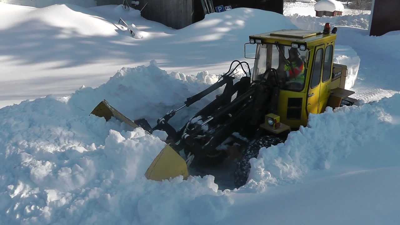Volvo Bm 4200 clearing some snow 2/2