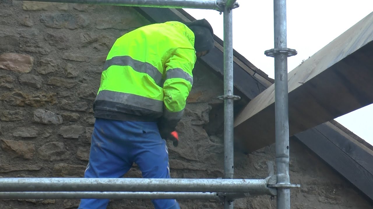 TRAVAUX CHATEAU TRANCHE 2 COUVERTURE EPISODE 8 SCELLEMENTS
