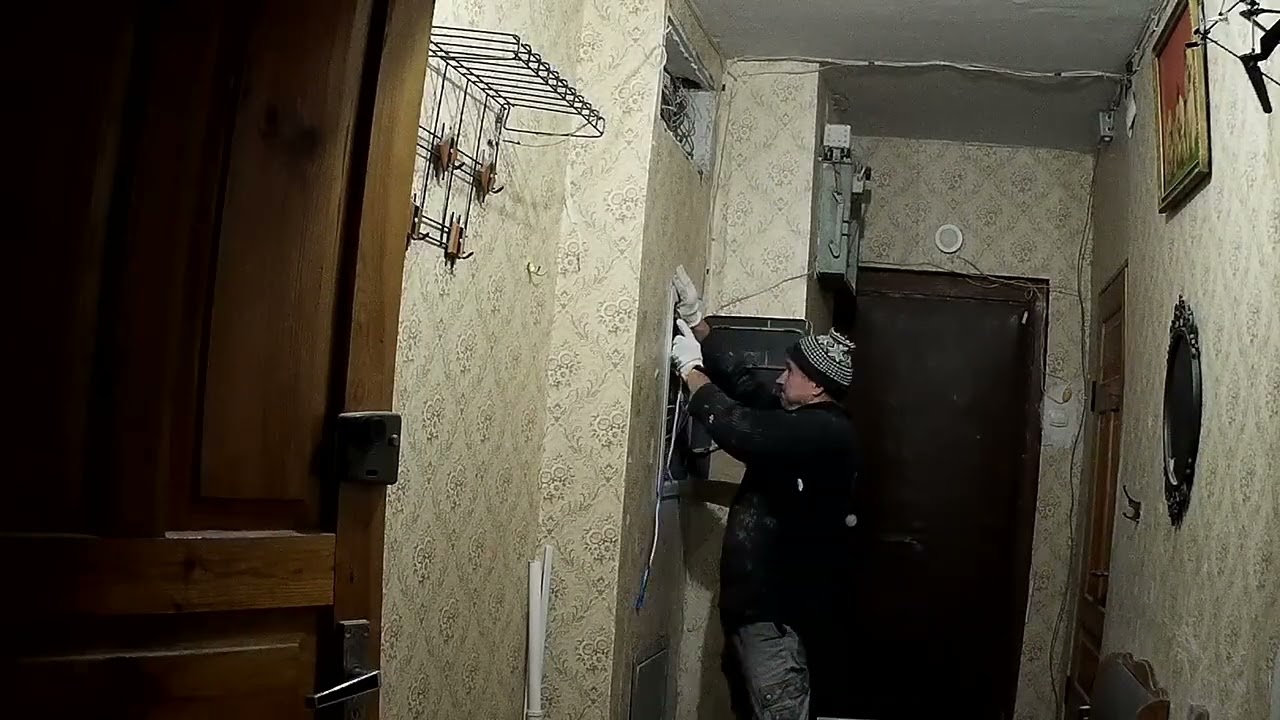 Ремонт в 16-ке! Часть-4 Подключаем новый вводной кабель с квартиры к старому счетчику этажного щита.