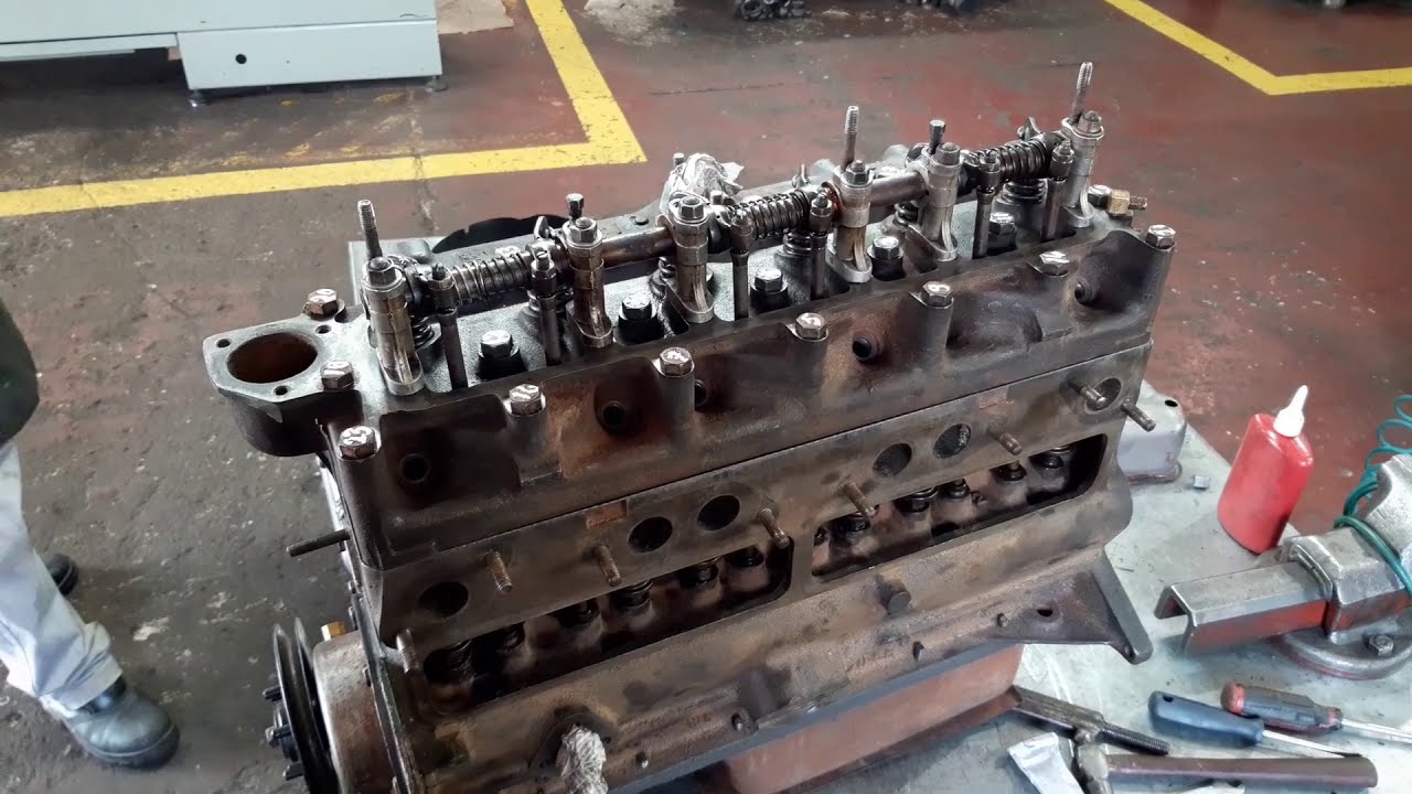 MOTOR 6 cilindros Jeep Willys ano 1957 na RETÍFICA!!!