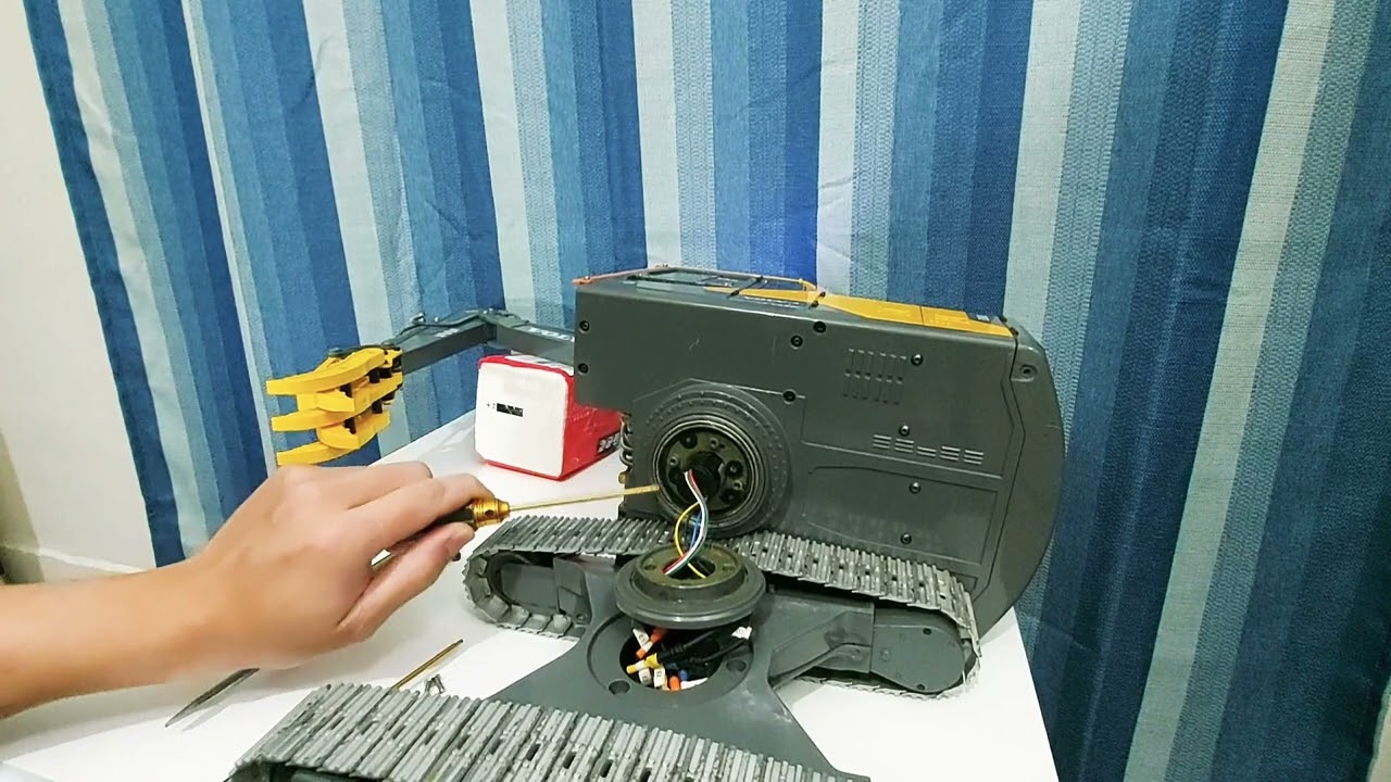 雙鷹 RC hydraulic EC160E excavator 0 yuan upgrade to reduce turntable clearance，0花費，有感升級 ，改變原廠轉盤間隙過大問題