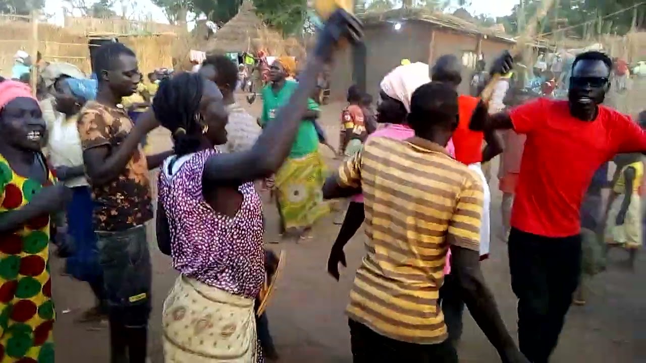 Sherkole mabaan folks dancing [4]