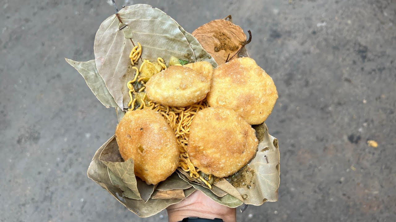 India's Famous Chhangani Club Kachori - 1000 People Eat Every day in Kolkata