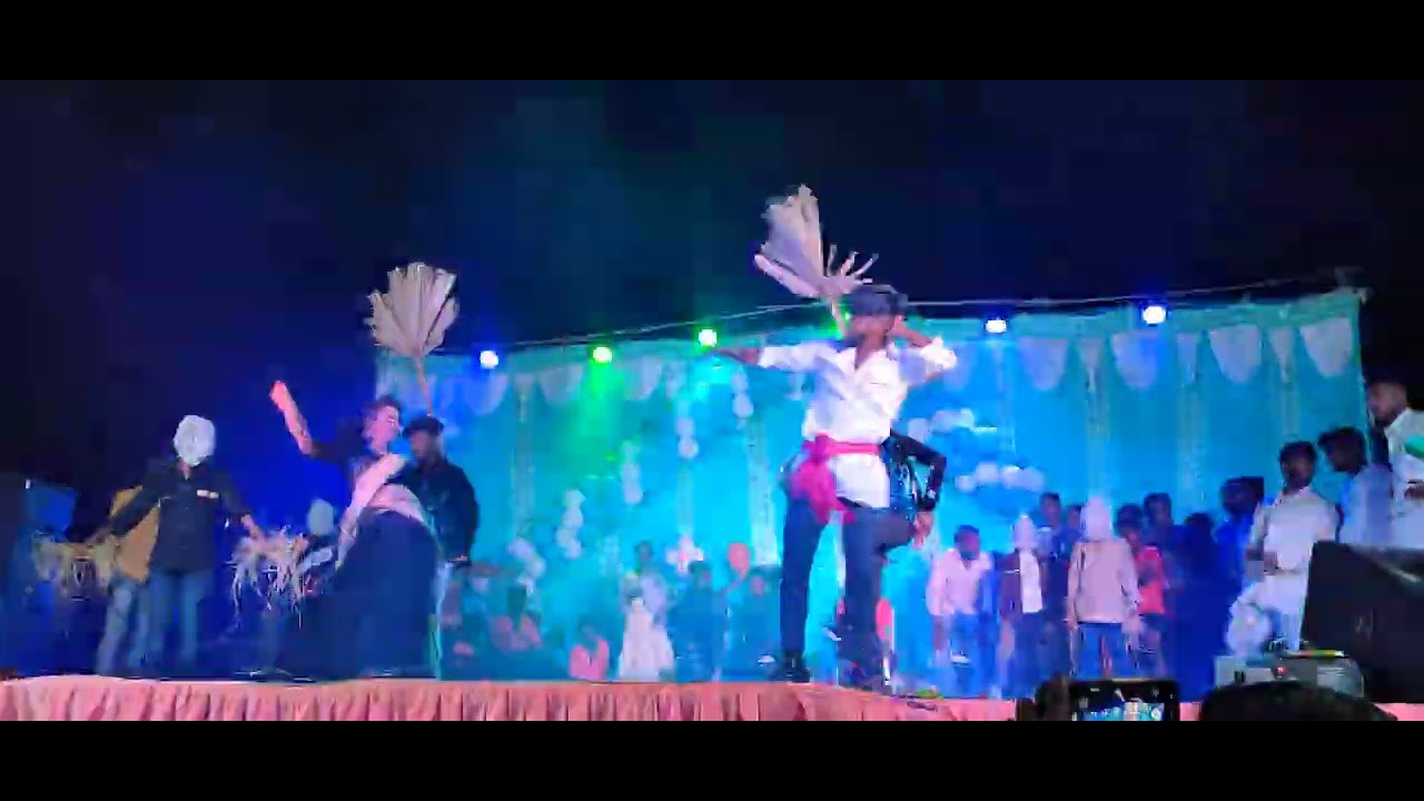 adire adire song nuvvostanante nenoddantana movie