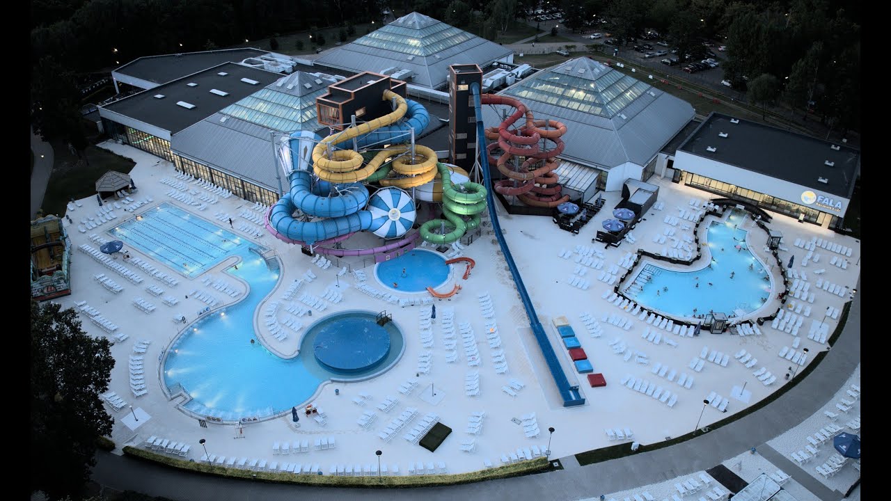Aquapark FALA Łódź  - zdjęcia dronem po zachodzie słońca      -  zielona Łódź