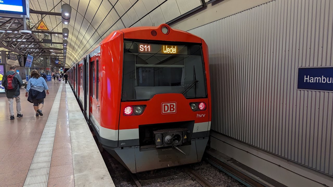 S-Bahn Hamburg S1 / S11 Wedel - Hamburg Airport (Flughafen) via Blankenese, Altona, Dammtor BR 474