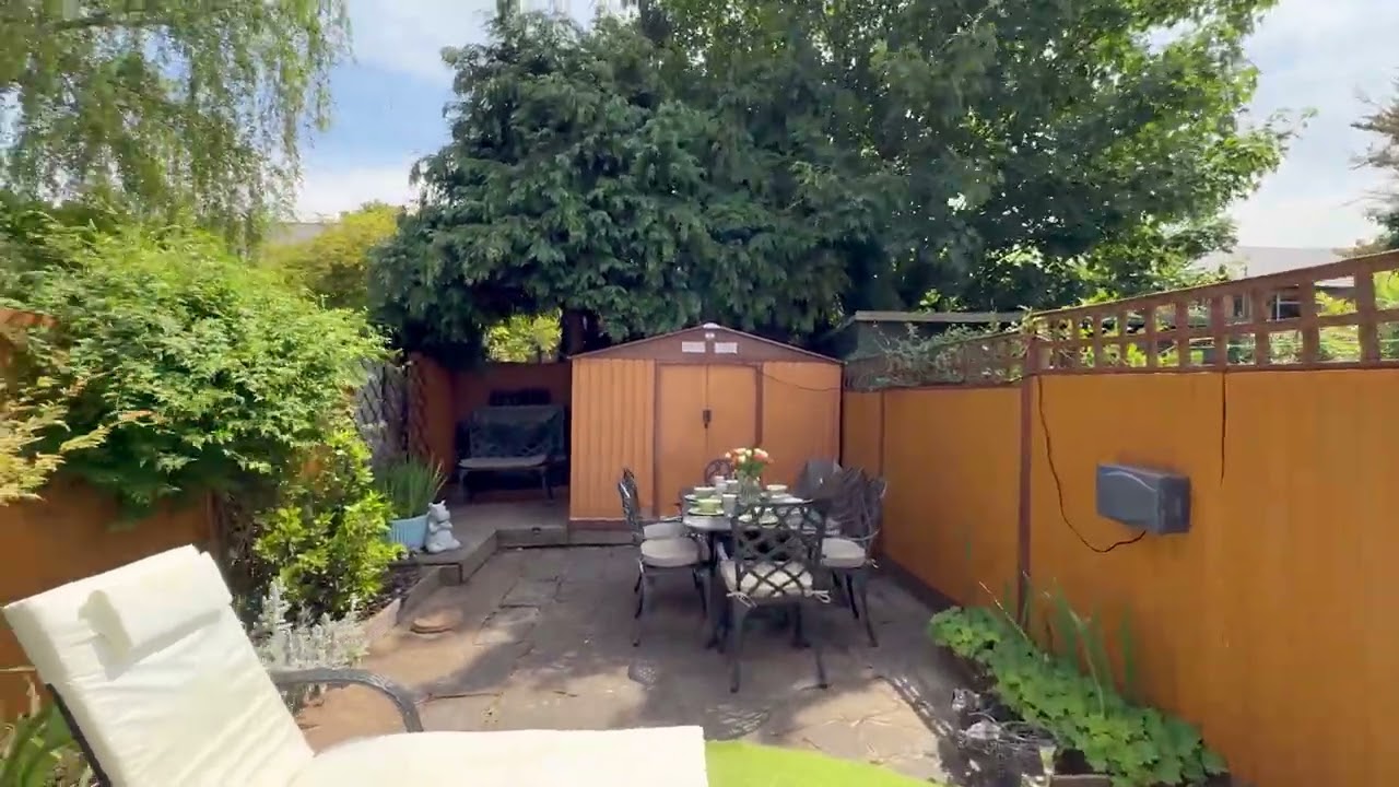 eddisonwhite, Runnymede, Colliers Wood, London SW19