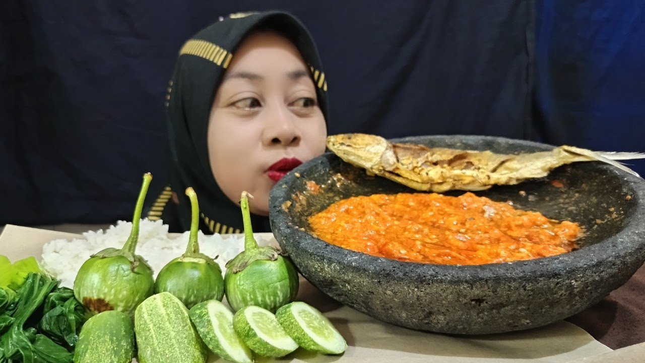 Menu hari ini ala-ala LALAPAN MENTAH #mukbang #lalapan