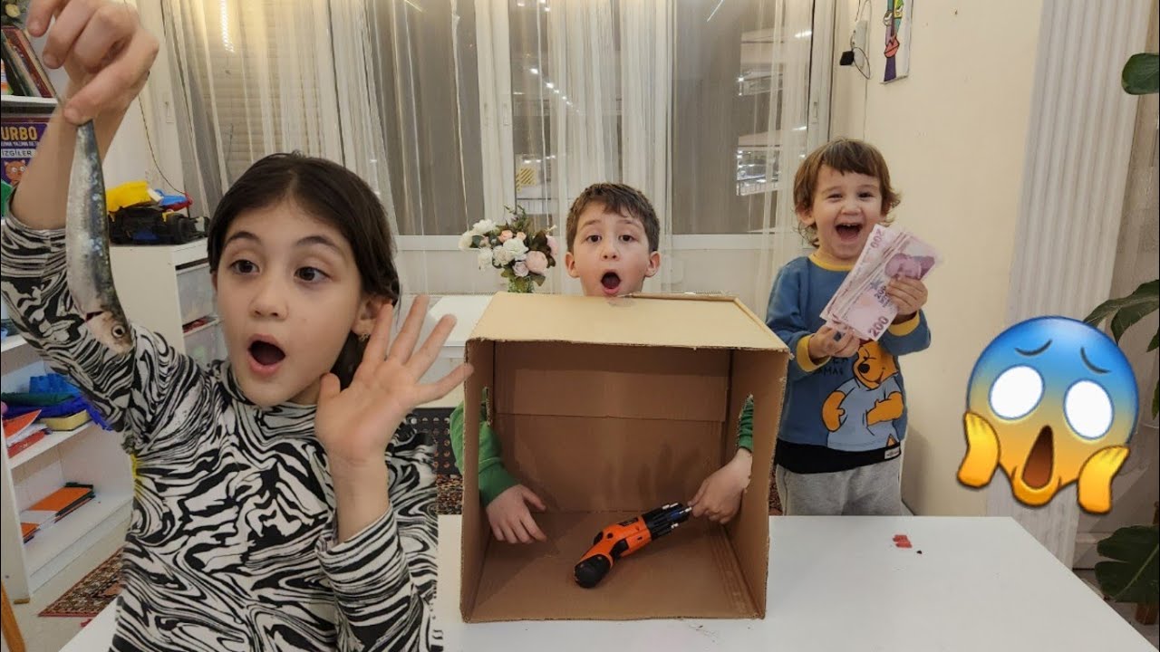 Eylül ve Poyraz Kutuda Ne Var Tahmin Et Oyunu Oynadı | fun kids video