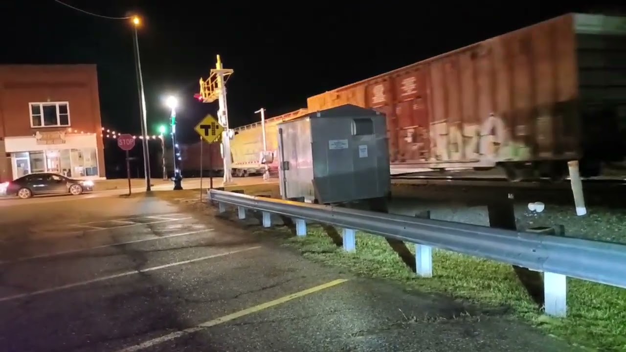 TrainVideo Of A PHONE View With A CN 382 NB Train 🚂 In The Richmond Michigan USA Area By Grandma