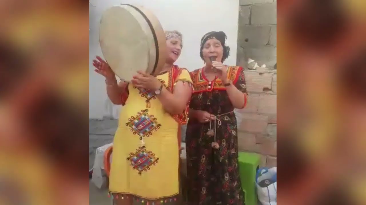 Chant Feminin Kabyle avec -Yelis Idurar - Yir Zwadj Yifit Lhif - Urar Lxalat