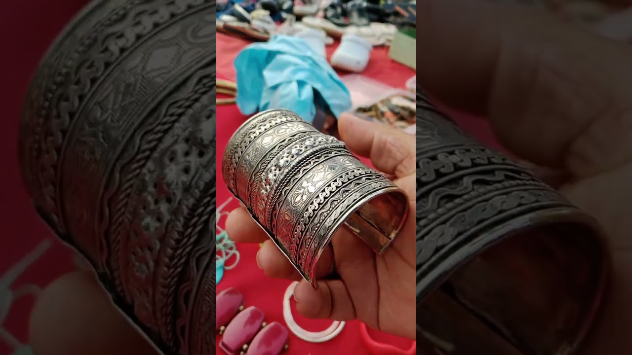 وجدنا اليوم في سوق الخميسات خاتم والحجرة من النوع السافير الحر