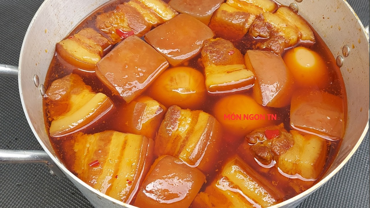 Nhờ thêm bước này để Món Thịt Kho Tàu Ngon Mềm lớp da và mỡ được trong giờ mới biết