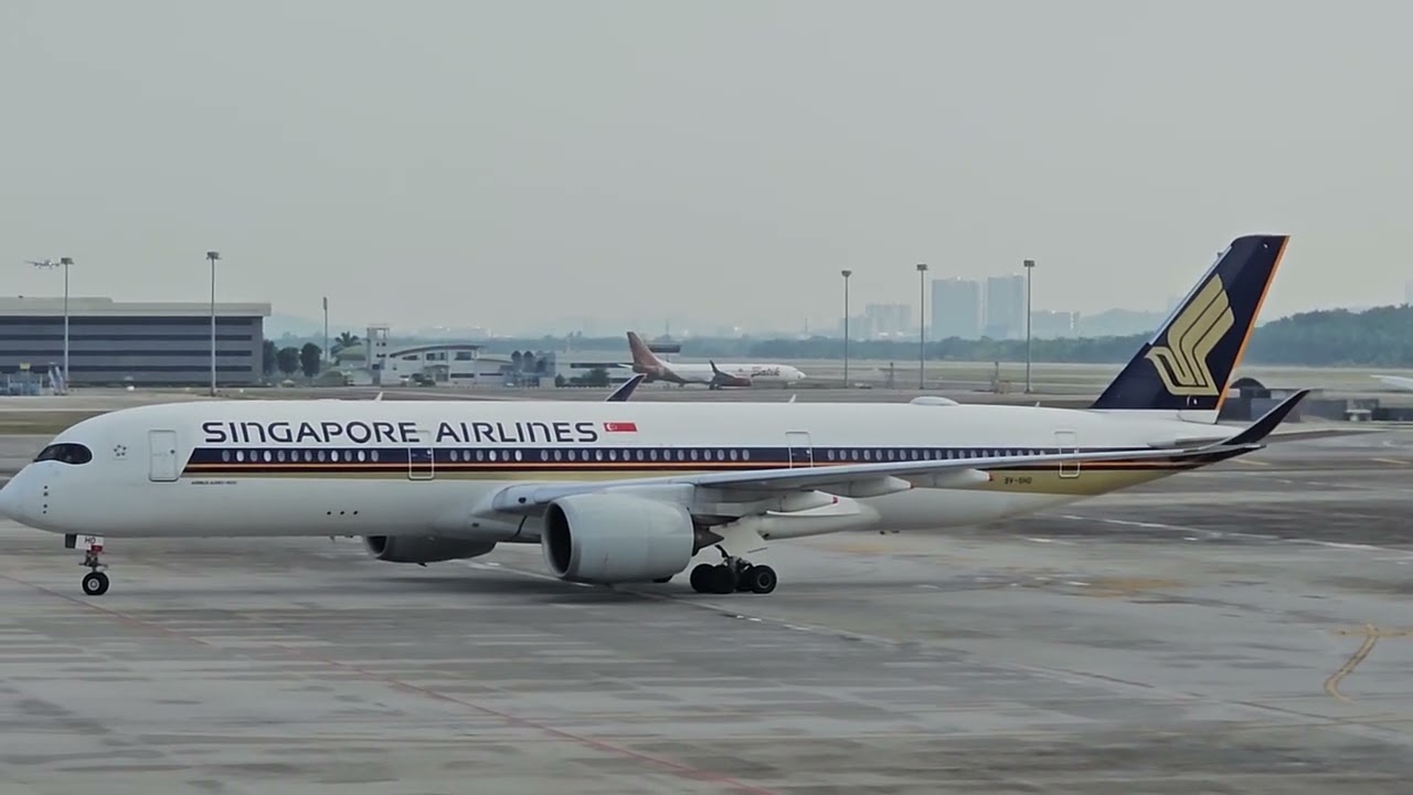 Aviation Spotting Heaven! Singapore & Turkish A350-900 Taxiing at Kuala Lumpur Airport