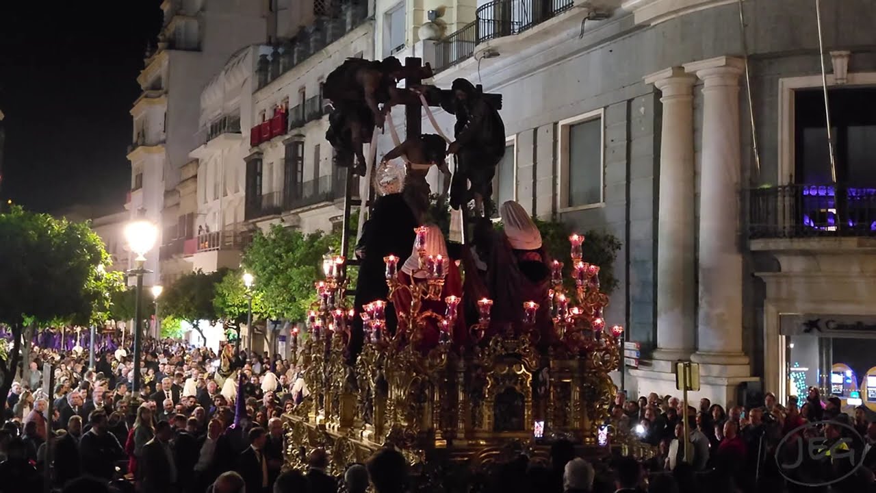 Sagrado Descendimiento de Nuestro Señor Jesucristo por Plaza del Arenal Jerez de la Frontera 2023