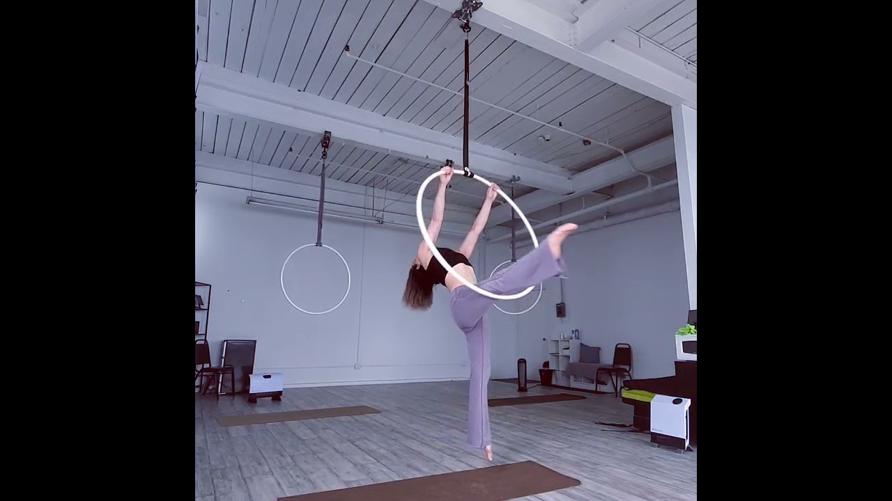 Lyra Pin Split and twisted Russian Split Entry