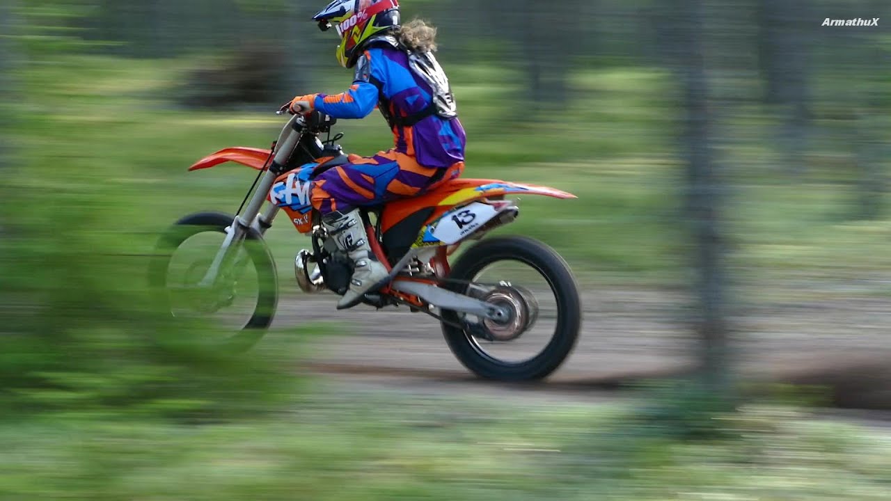 KTM SX250 2-Stroke echo sounds (Raw)