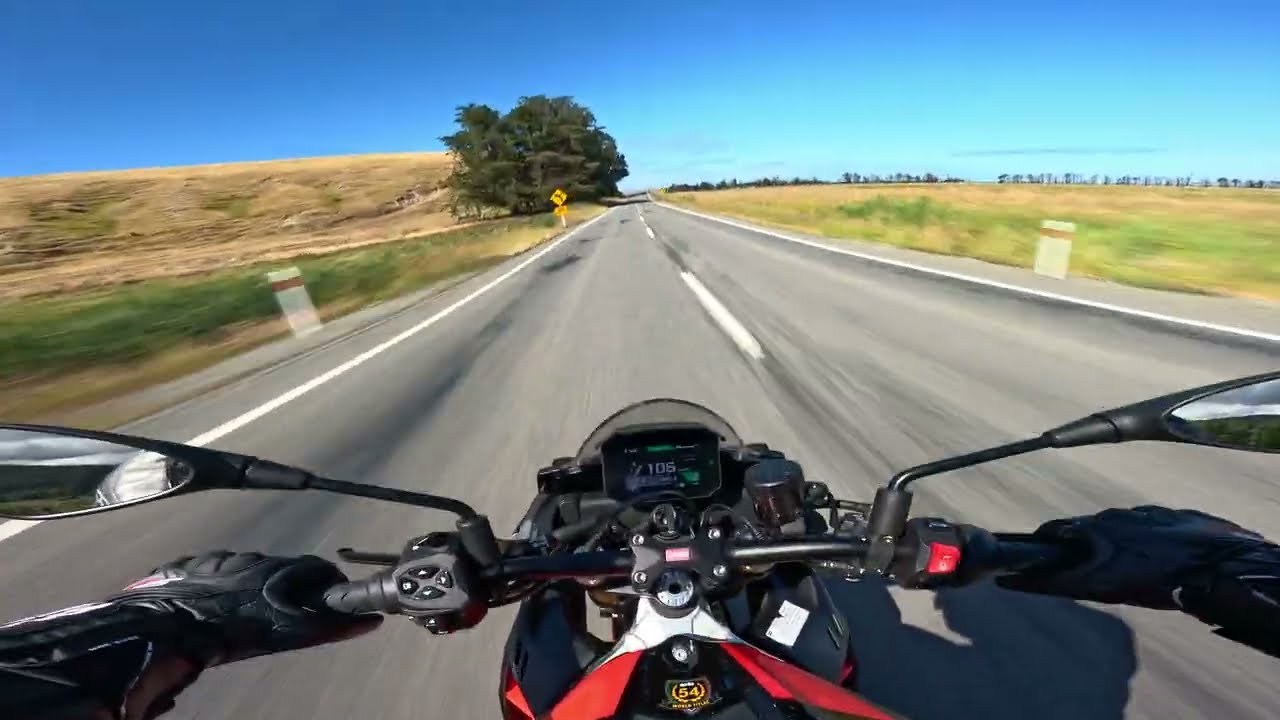 The Pure Sound of Aprilia V4 With Quickshifter