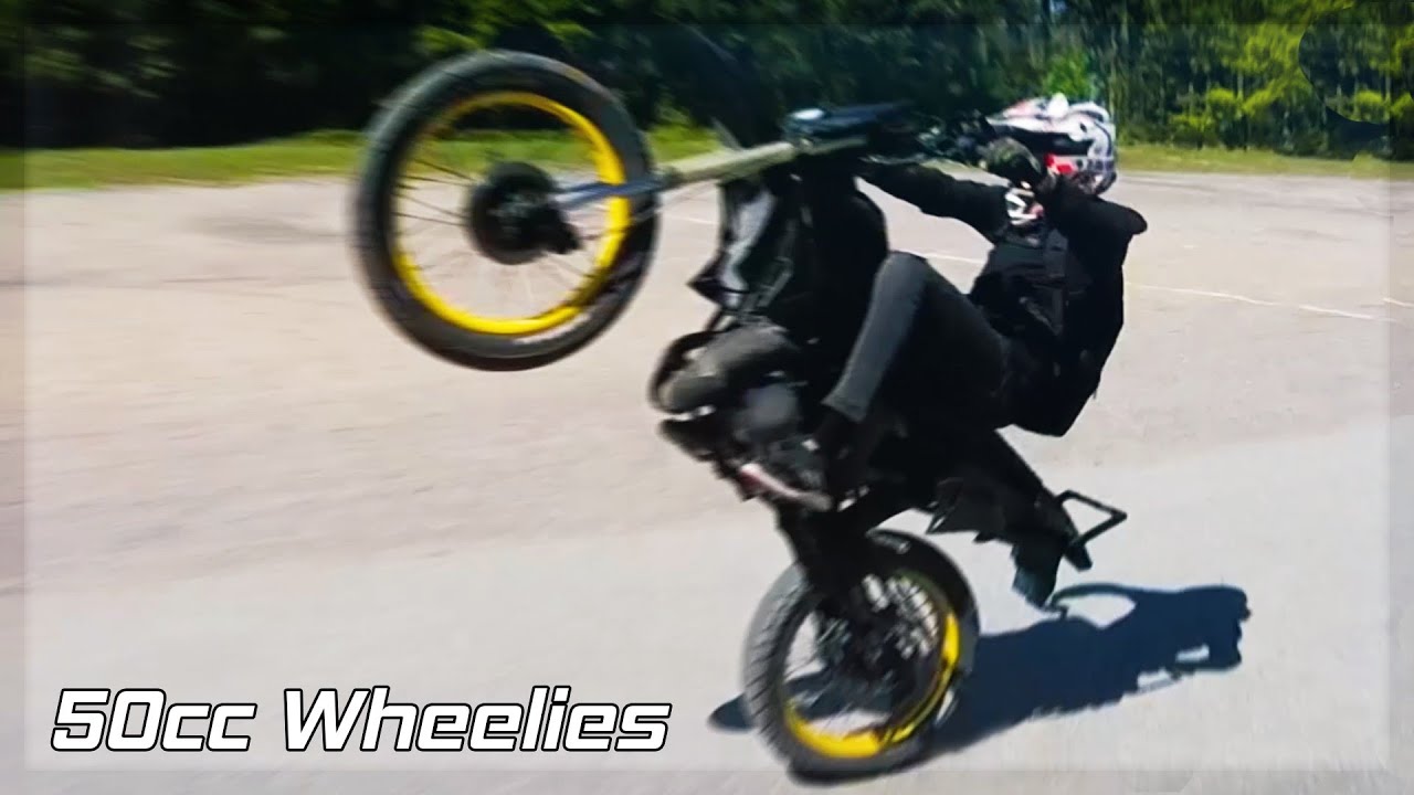 We Got Stopped by Motorcycle Police | Wheelie Crash and 85cc Dirtbike | 50cc Moped Stunting Sweden